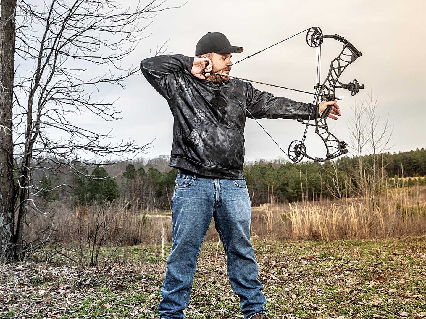How to Draw a Compound Bow Bow Hunting For Beginners Outdoor Life
