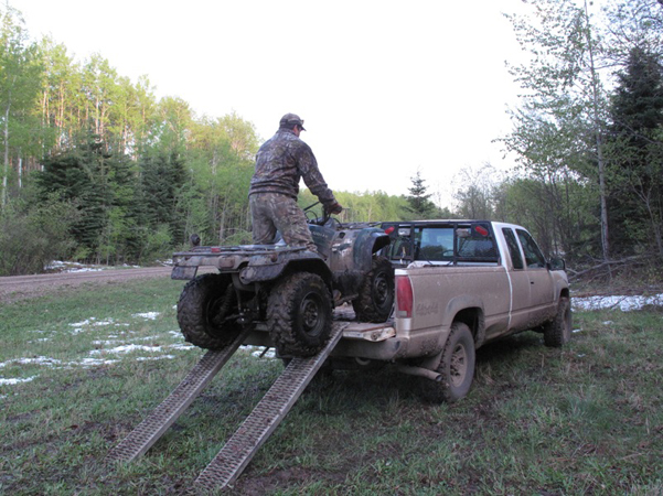 httpswww.outdoorlife.comsitesoutdoorlife.comfilesimport2014importImage2010photo3001005AB2010_Unloading_ATV.jpg