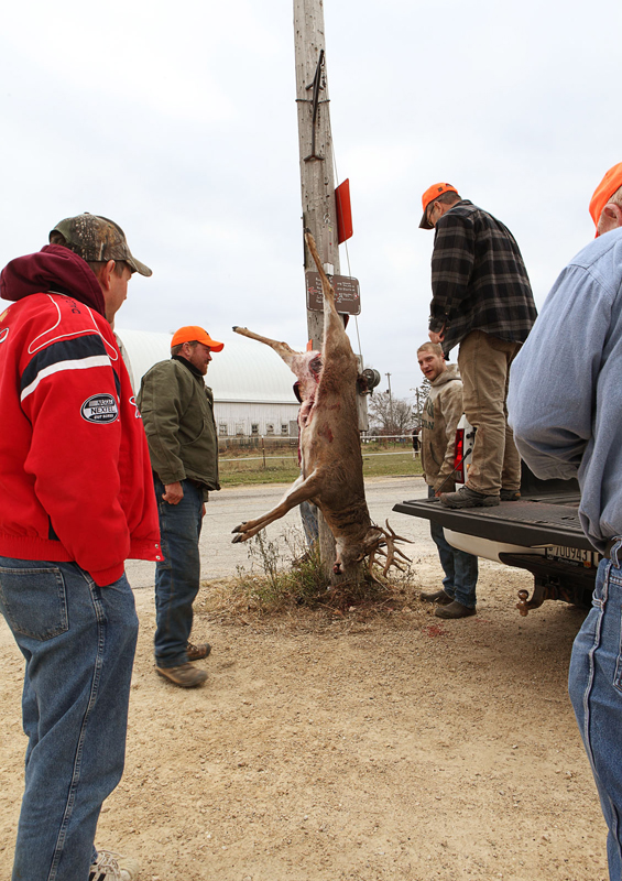 httpswww.outdoorlife.comsitesoutdoorlife.comfilesimport2014importImage2012photo1001321579MNImage9_stuart_keith_buck_pole.jpg