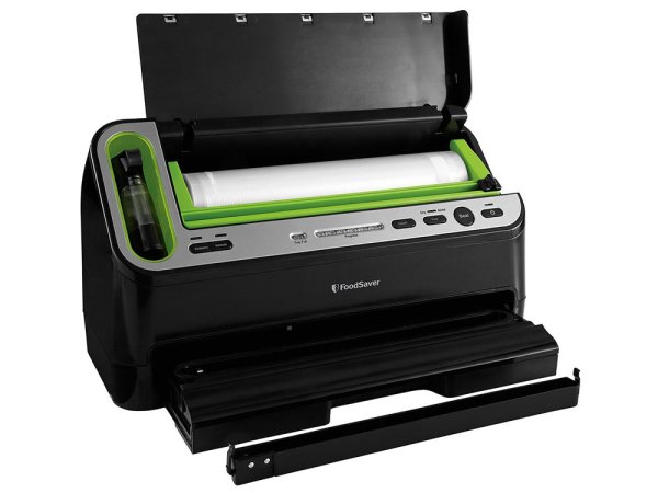  FoodSaver Vacuum Sealing System With Built-in Retractable Sealer