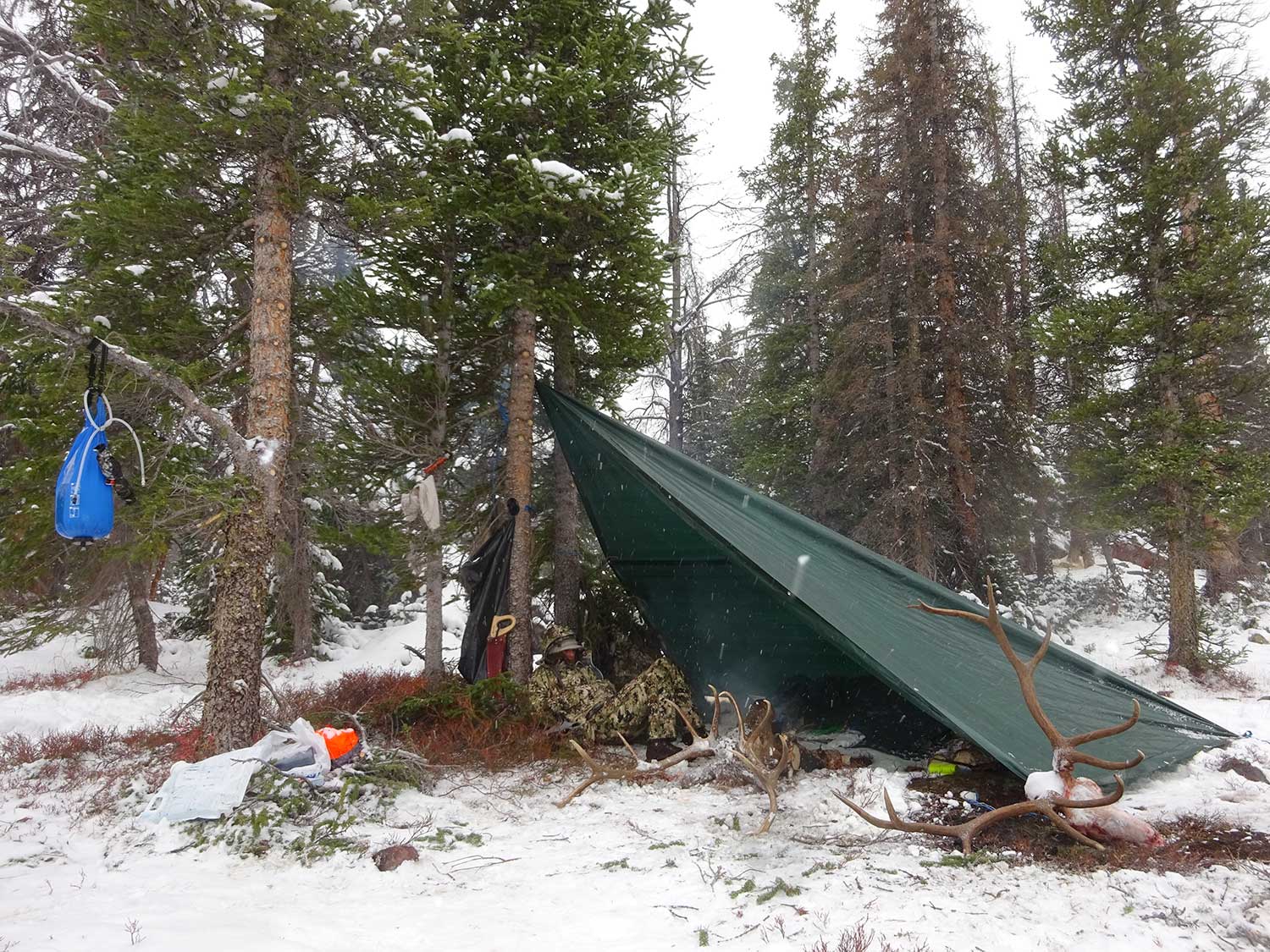 How to Build an Emergency Tarp Shelter