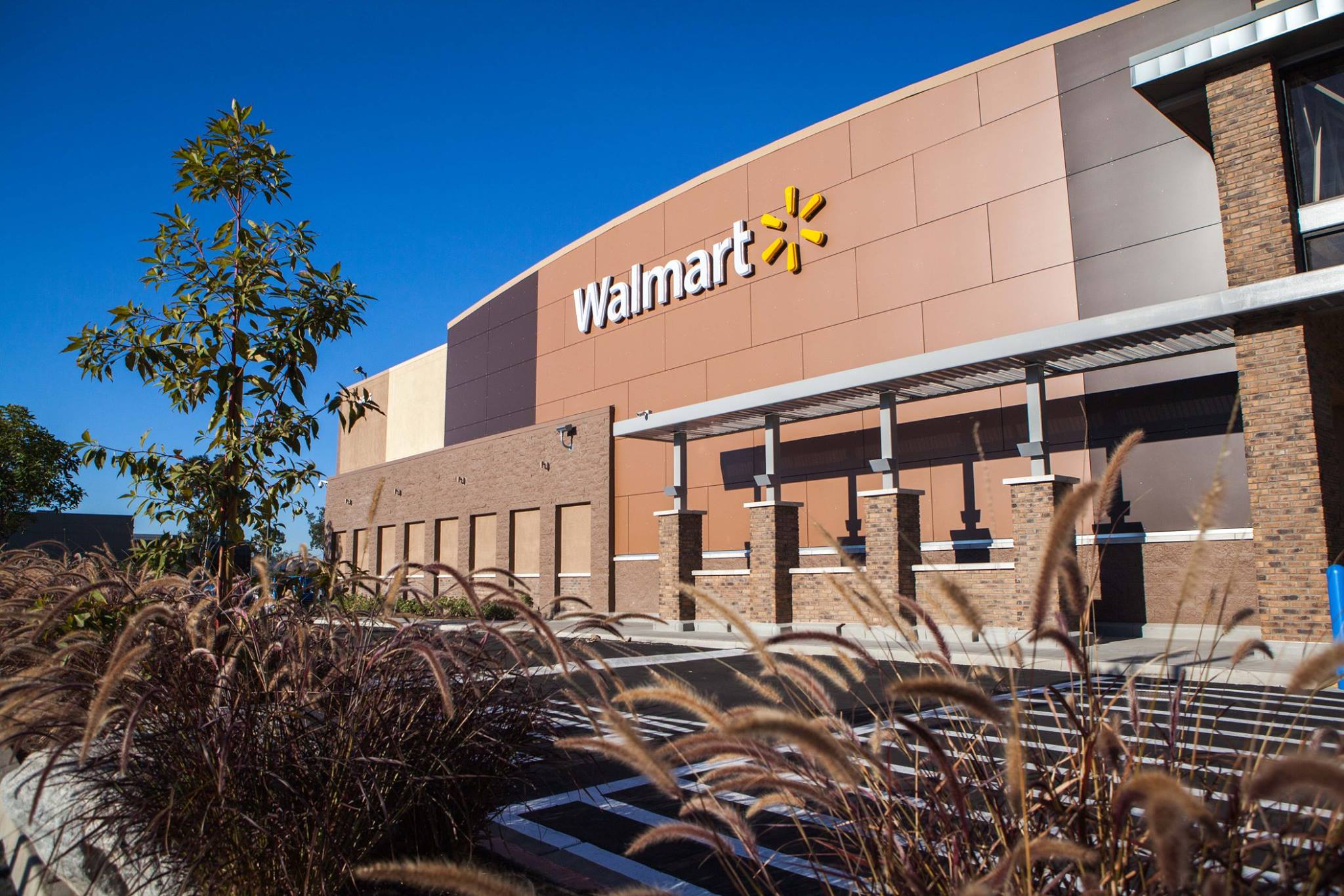 httpspush.outdoorlife.comsitesoutdoorlife.comfilesimages201909walmart-exterior.jpg