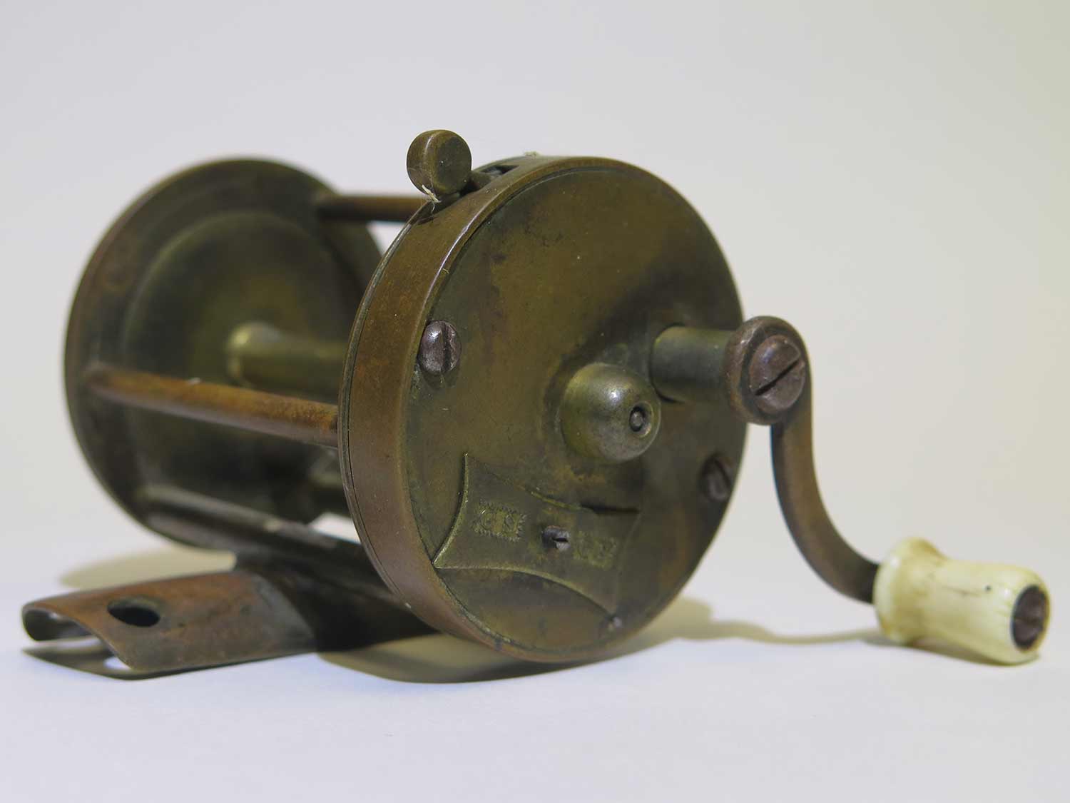 Antique Wooden And Brass Fly Fishing Reel Vintage Decoration Collectable  (C)