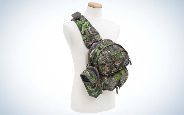  A green camo best turkey vest sling pack