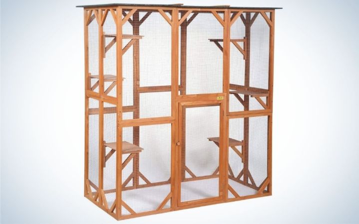  Large wooden enclosure rabbit run