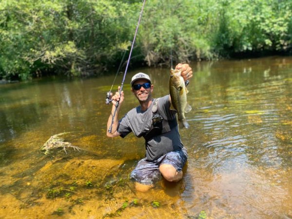 Mike Iaconelli catches smallmouth bass with the Revo Ike.