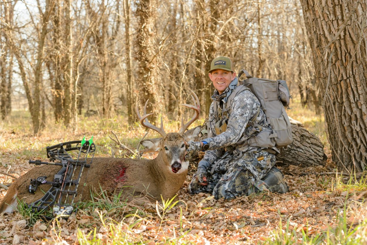 The Best Bowhunters Dont Shoot Whitetails At Long Range Outdoor Life 5887