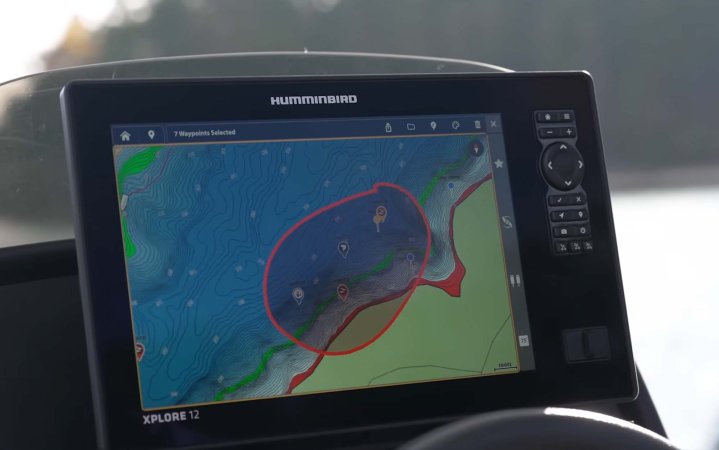  The Humminbird Xplore fish finder excels at mapping.