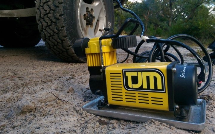 A tire inflator fills a tire.