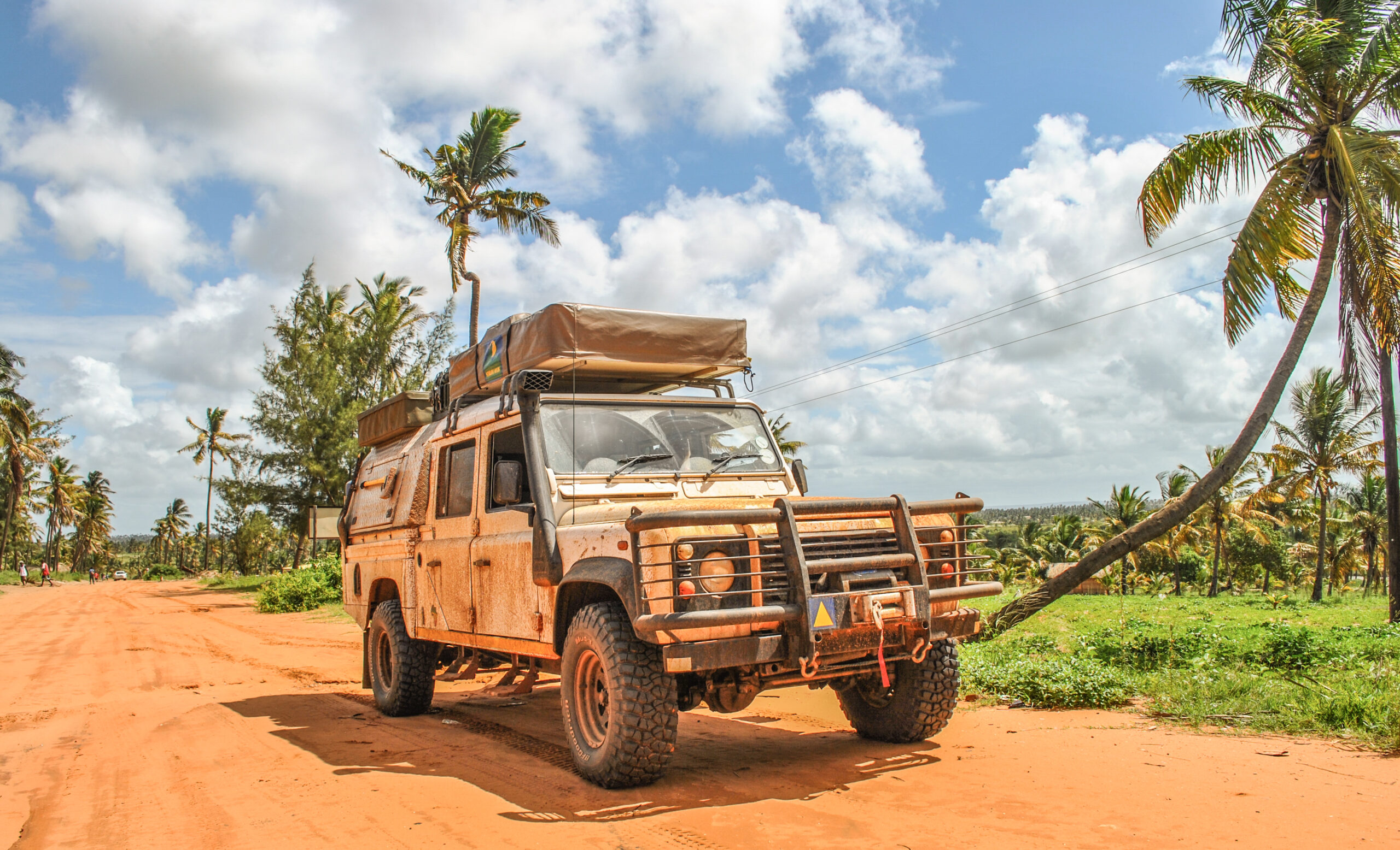 Land Rover Defender 130, gite m.o.l.t.o. off-road per tutta la family