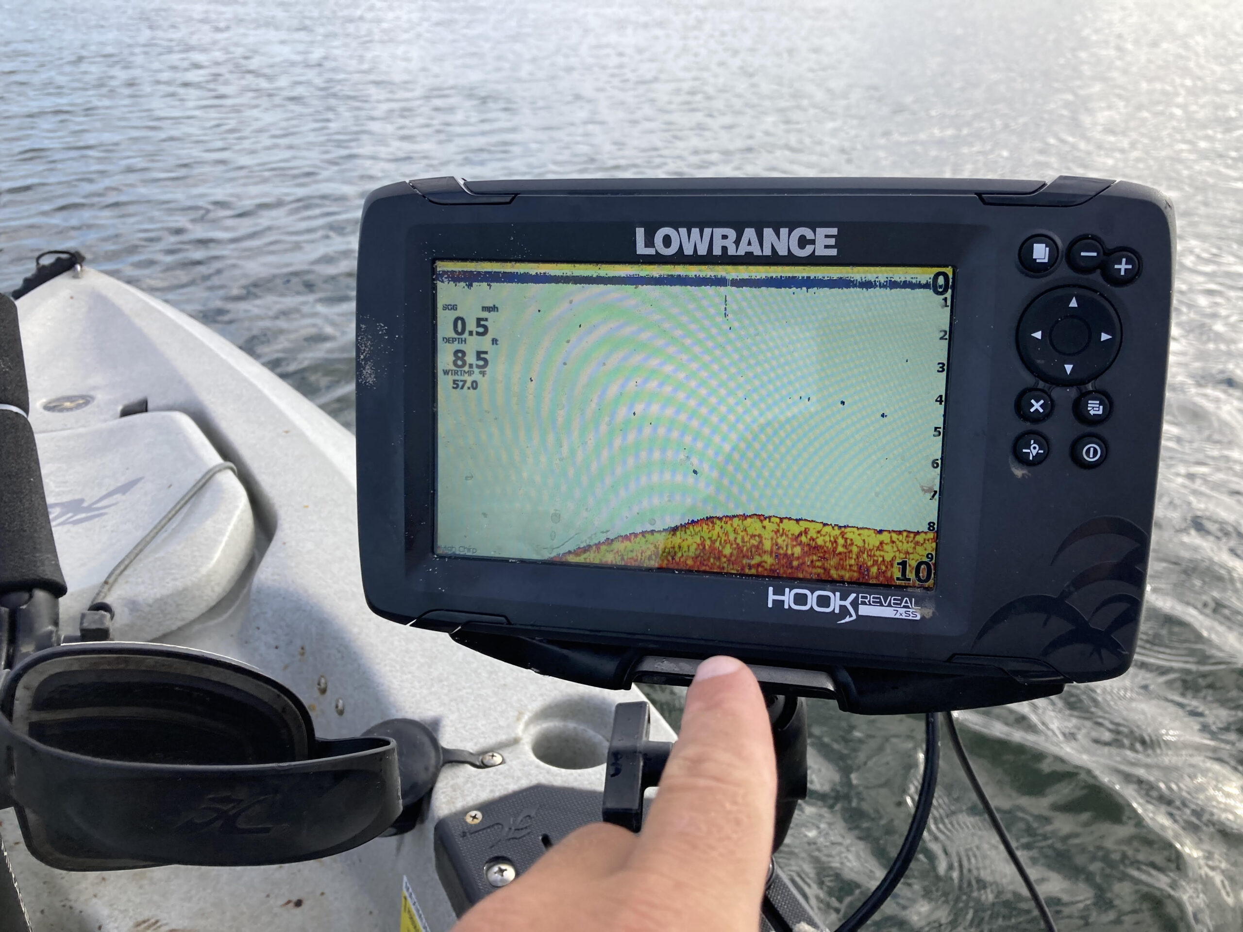 Lowrance Hook Reveal 7X SS SplitShot with Chirp & DownScan Fish