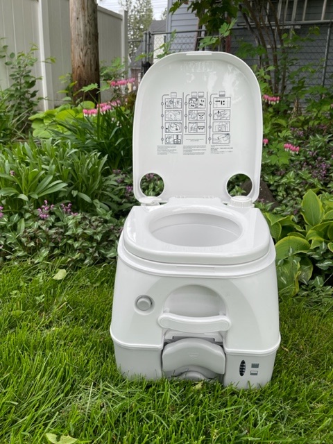 Portable Outdoor Toilet, Flushable, Removable Holding Tank, 5 Gallon