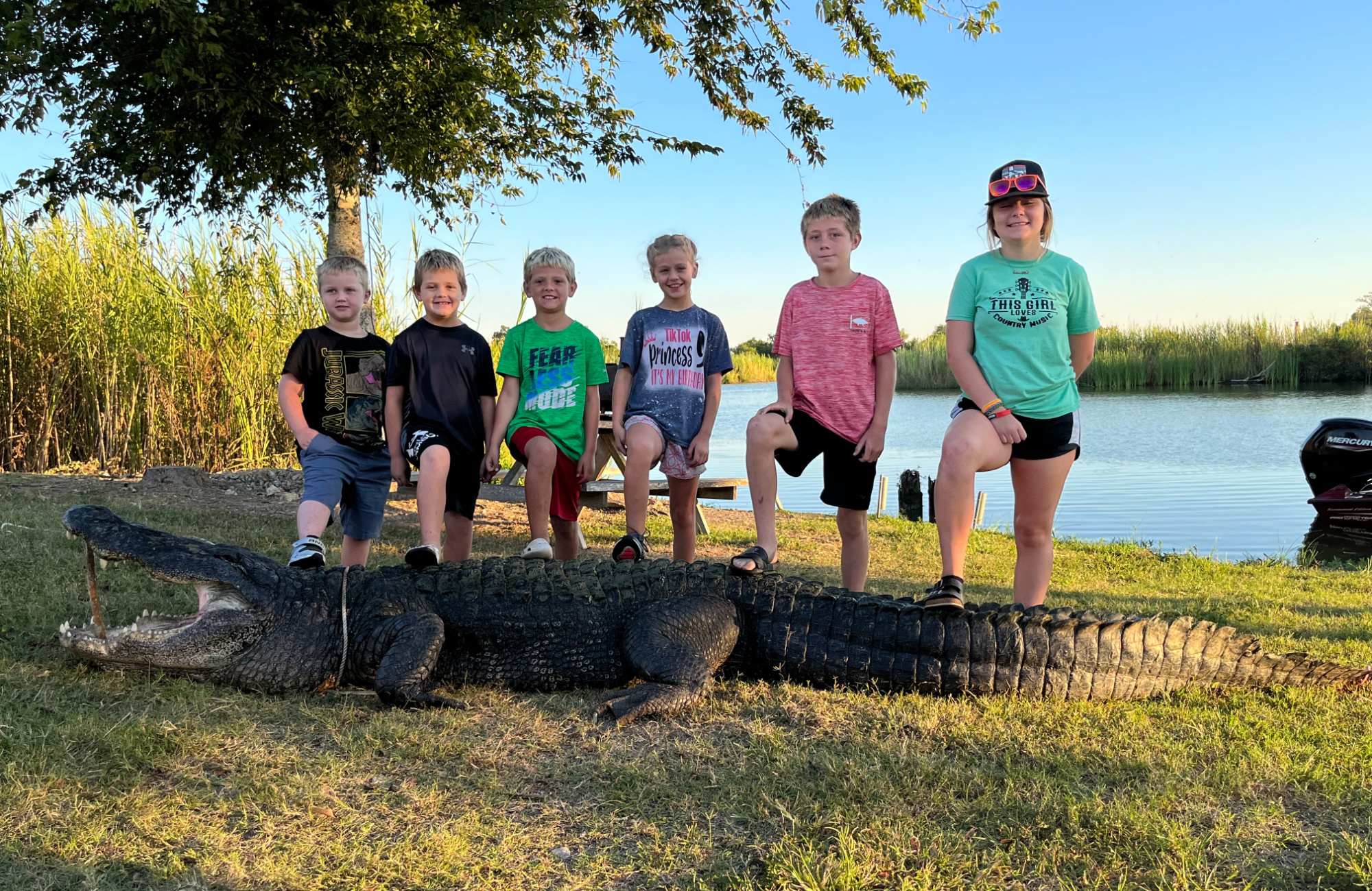 Giant 'Once in a Lifetime' 14-Foot Alligator Caught by Texas Hunters