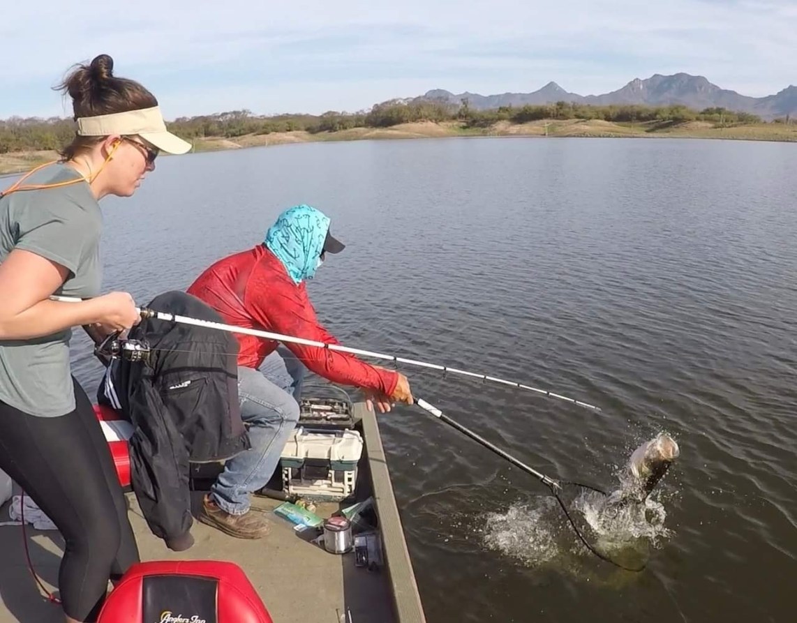  6th Sense Fishing Rod Sleeve (Baitcasting, Gray) : Sports &  Outdoors
