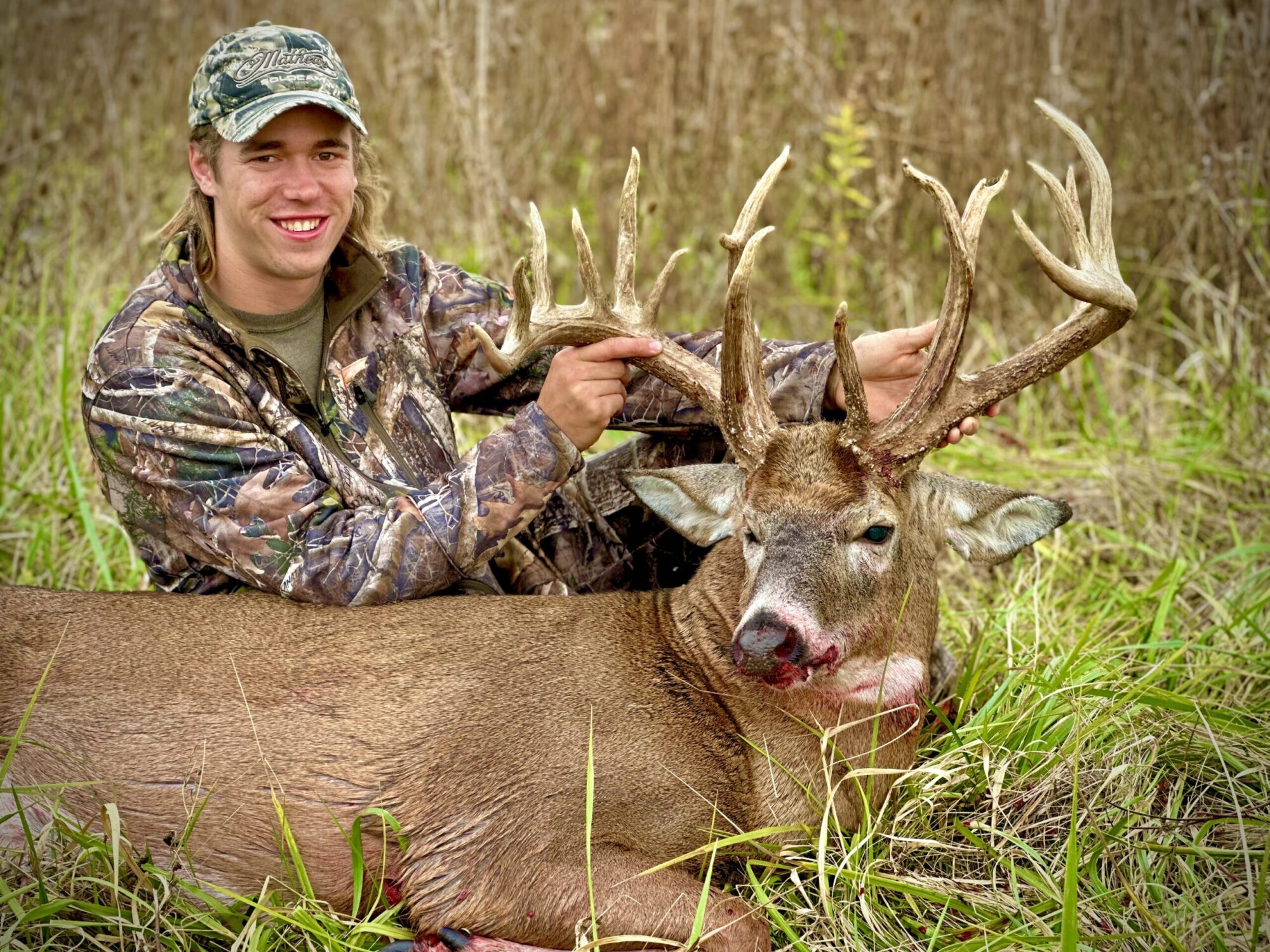 Archery hunter shoots massive 16-point buck