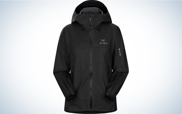  The Arc’teryx Beta LT Hadron is the best rain jacket for hiking.