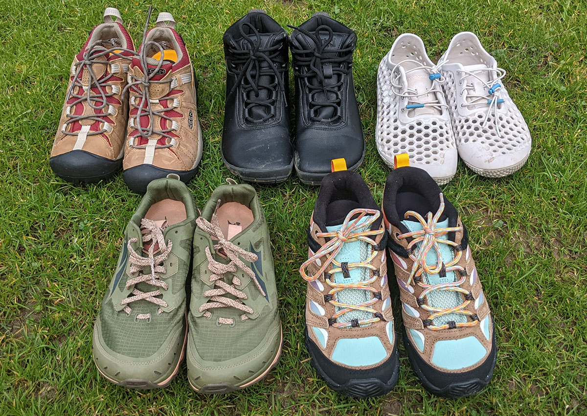 Wide Fit Walking Boots vs Regular Fit: What's The Difference