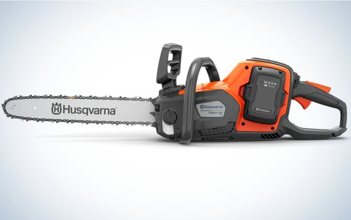  The Husqvarna Power Axe 350i is the best large-size electric chainsaw.