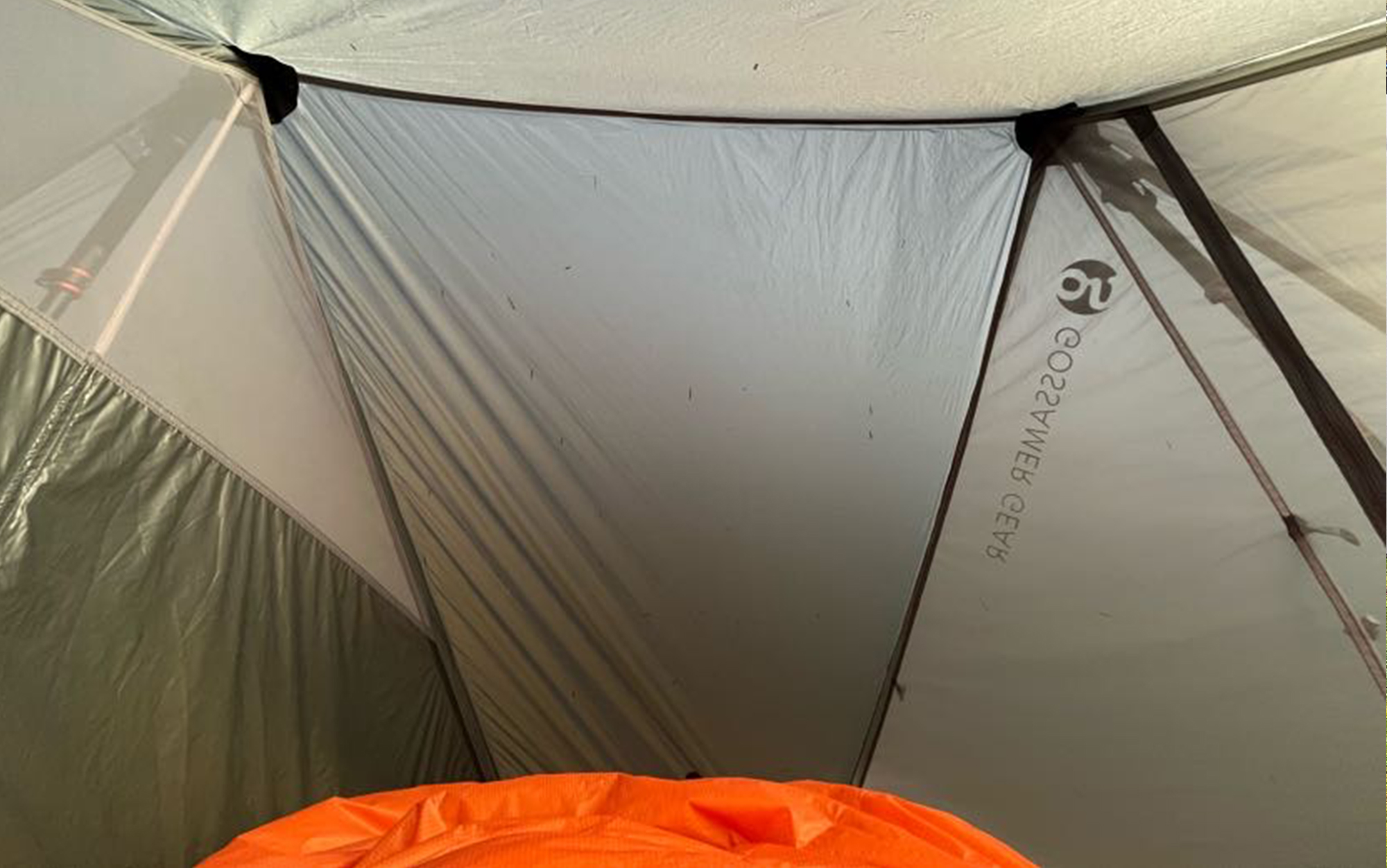 The double trekking pole set up of the Gossamer Gear The One made for a substantial amount of headspace, which was handy on our condensation-heavy testing trip.