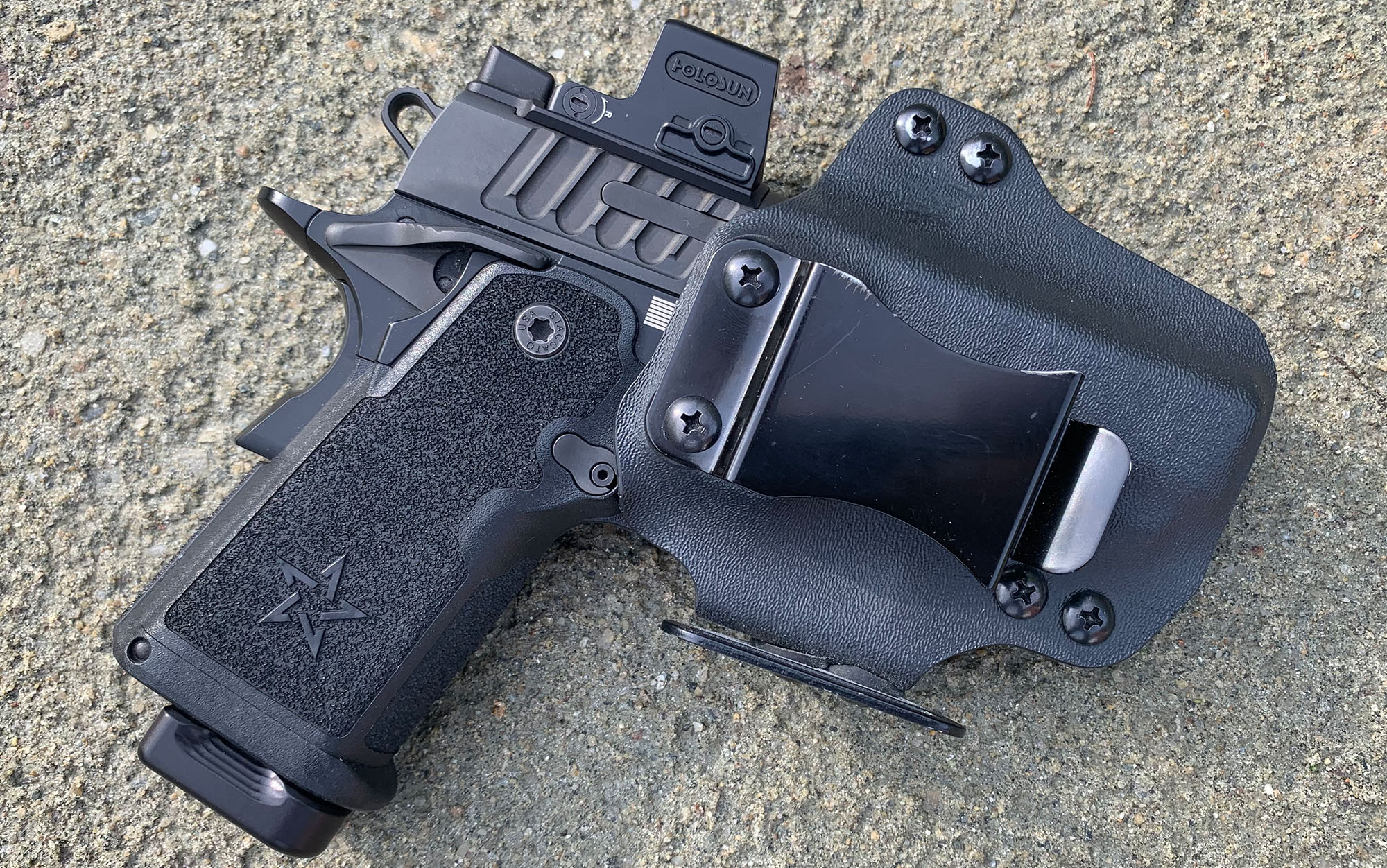 Choosing The Best 1911 IWB Holster For Concealed Carry, Explained