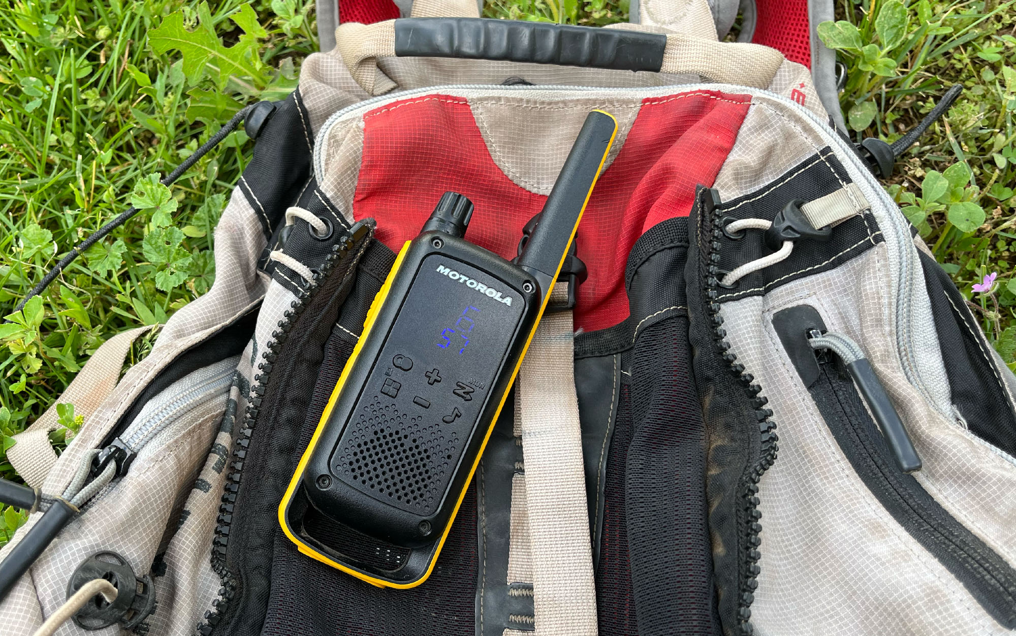 Motorola Talkabout T82 Extreme - 2 Way Radio (Review and Range Test) 