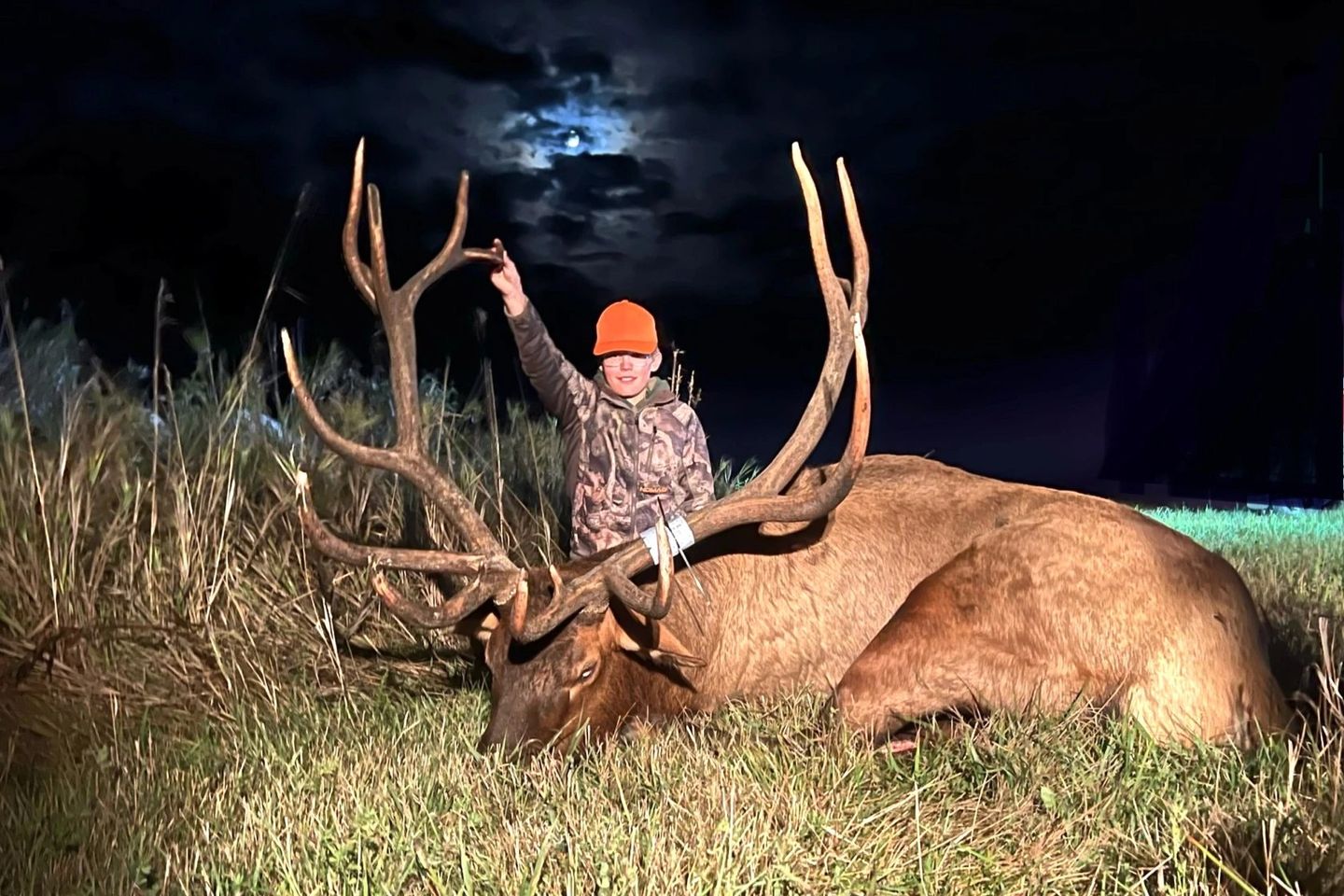 Minnesota Teen Shoots 8x10 Bull with a Once-in-a-Lifetime Tag | Outdoor Life