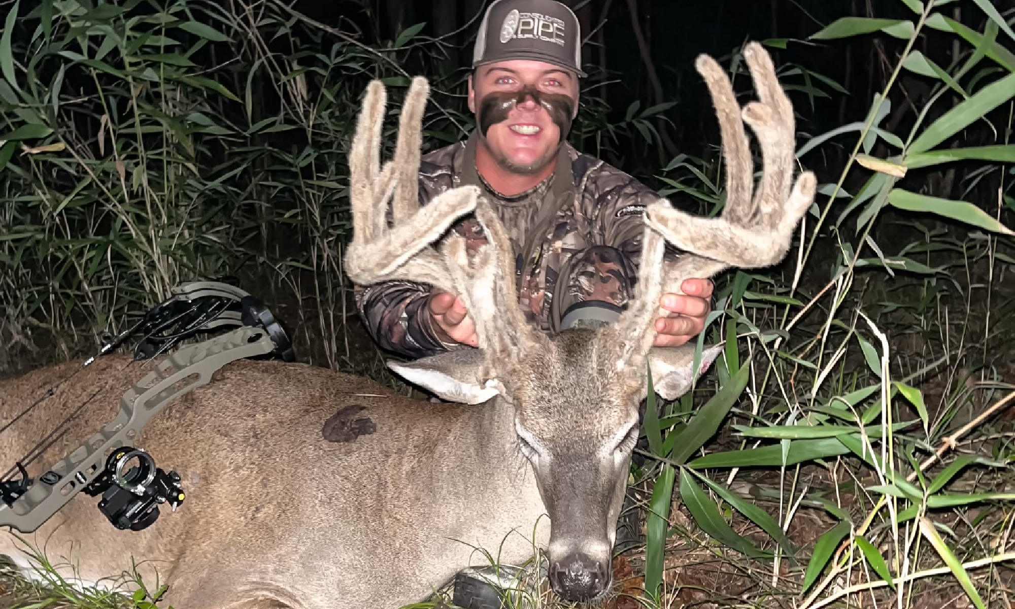 Archery hunter shoots massive 16-point buck