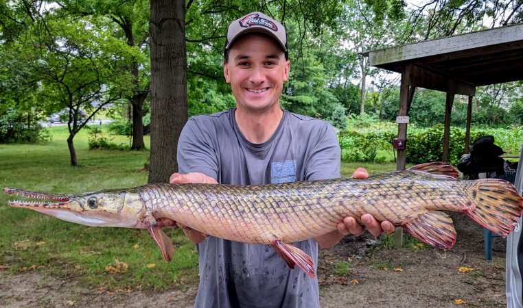 Indiana angler with record spotted gar.