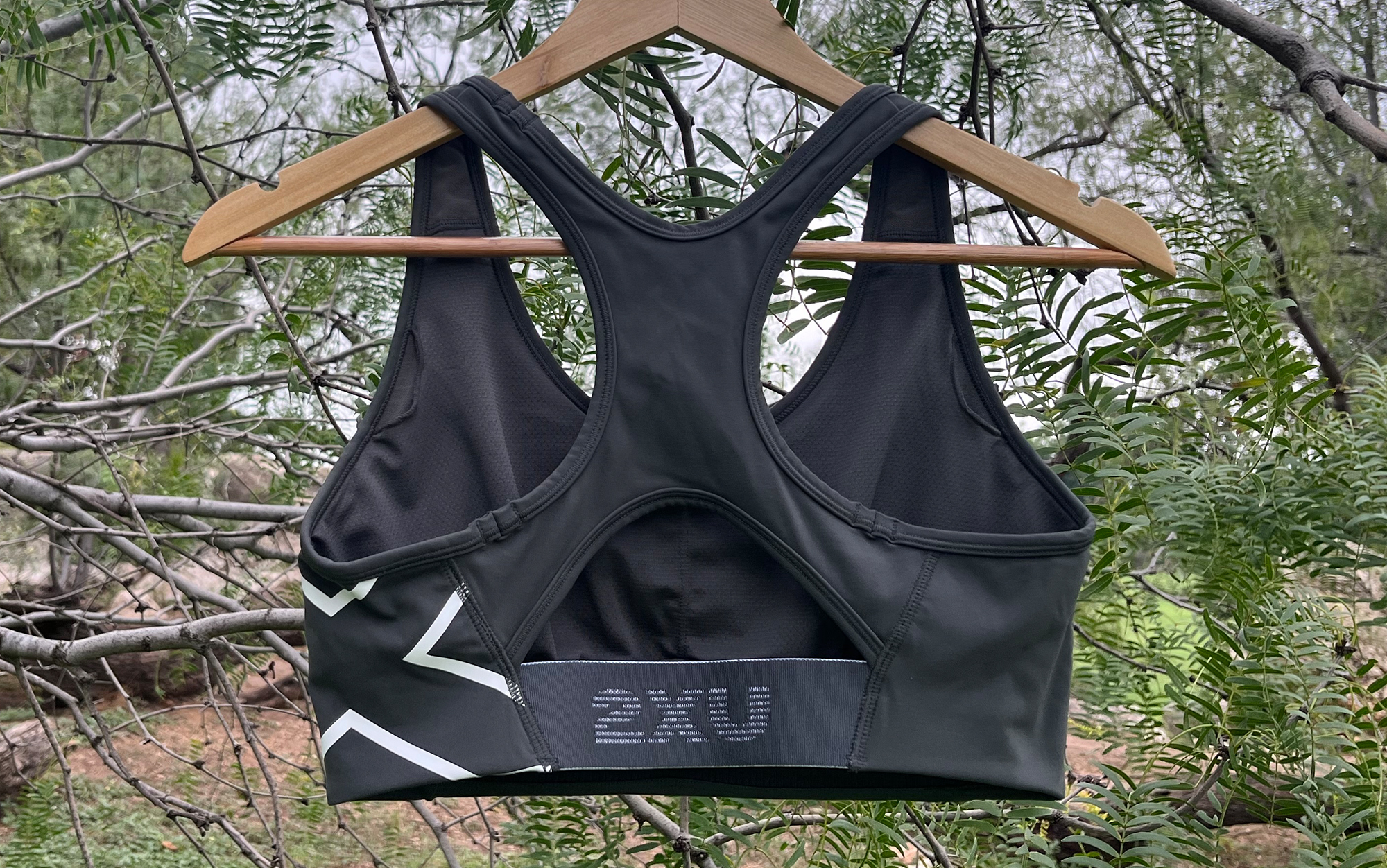 The 2XU's keyhole in the back provides ventilation.