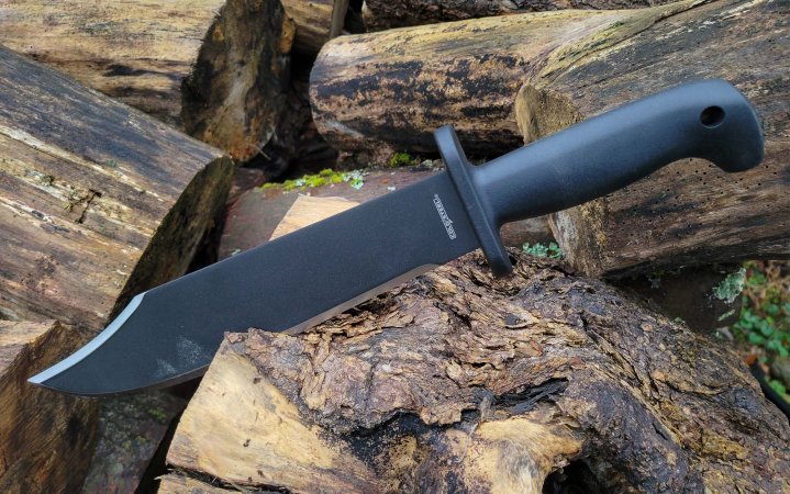  The cold steel black bear bowie