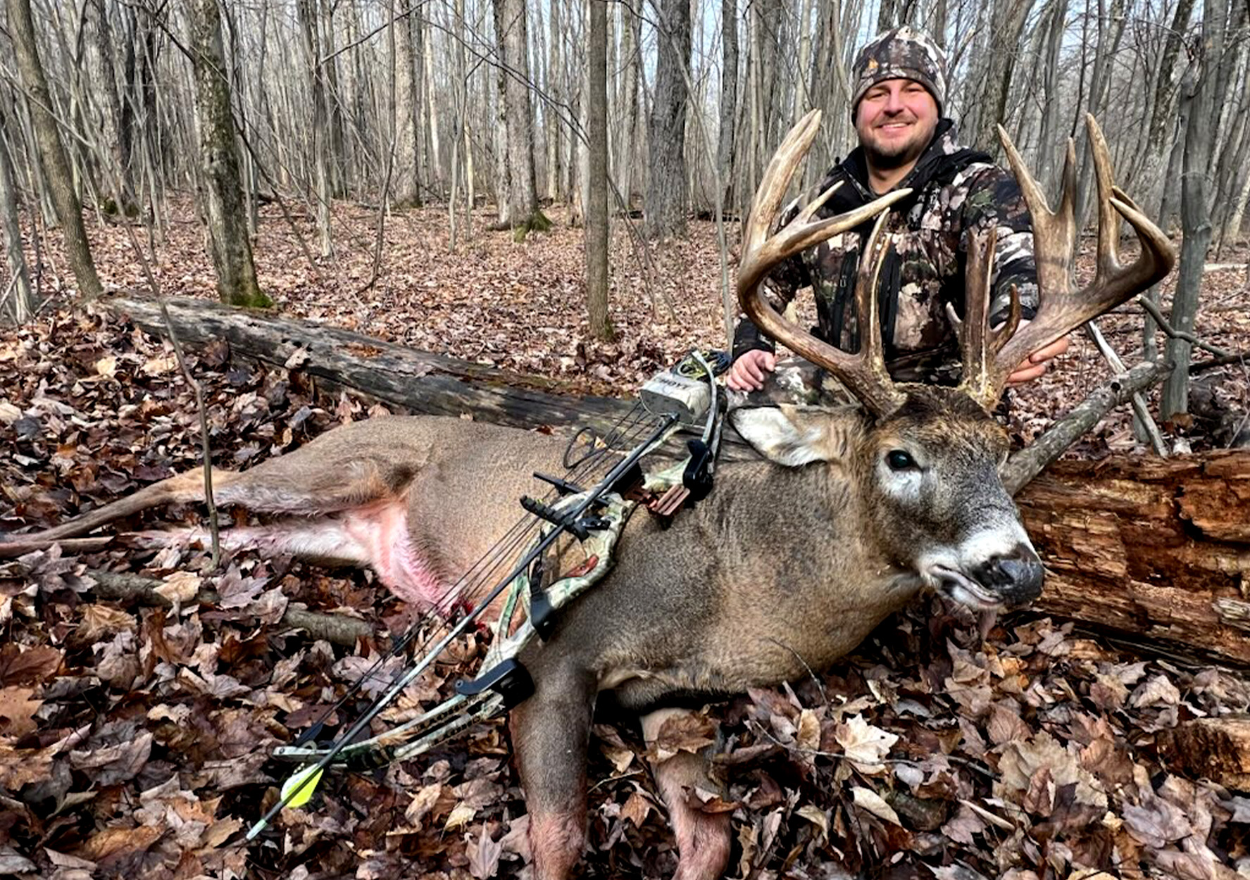 Wisconsin Bowhunter Bleats in 16-Pointer and Kills It with a 20-Year-Old Bow