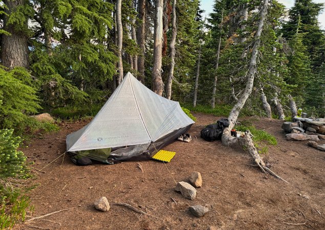 Gossamer Gear Whisper set up in the woods