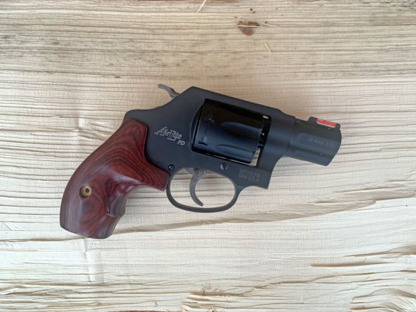  Smith & Wesson 351 PD J-frame revolver