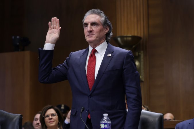 Doug Burgum is sworn in as DOI secretary